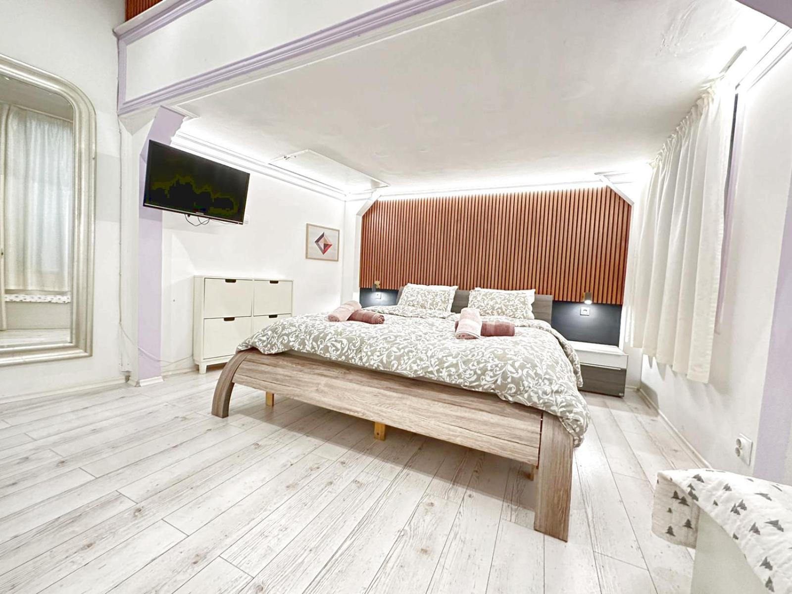 Yes, Yes! Lovely Apartment Good Amenities Budapest Center Exterior foto