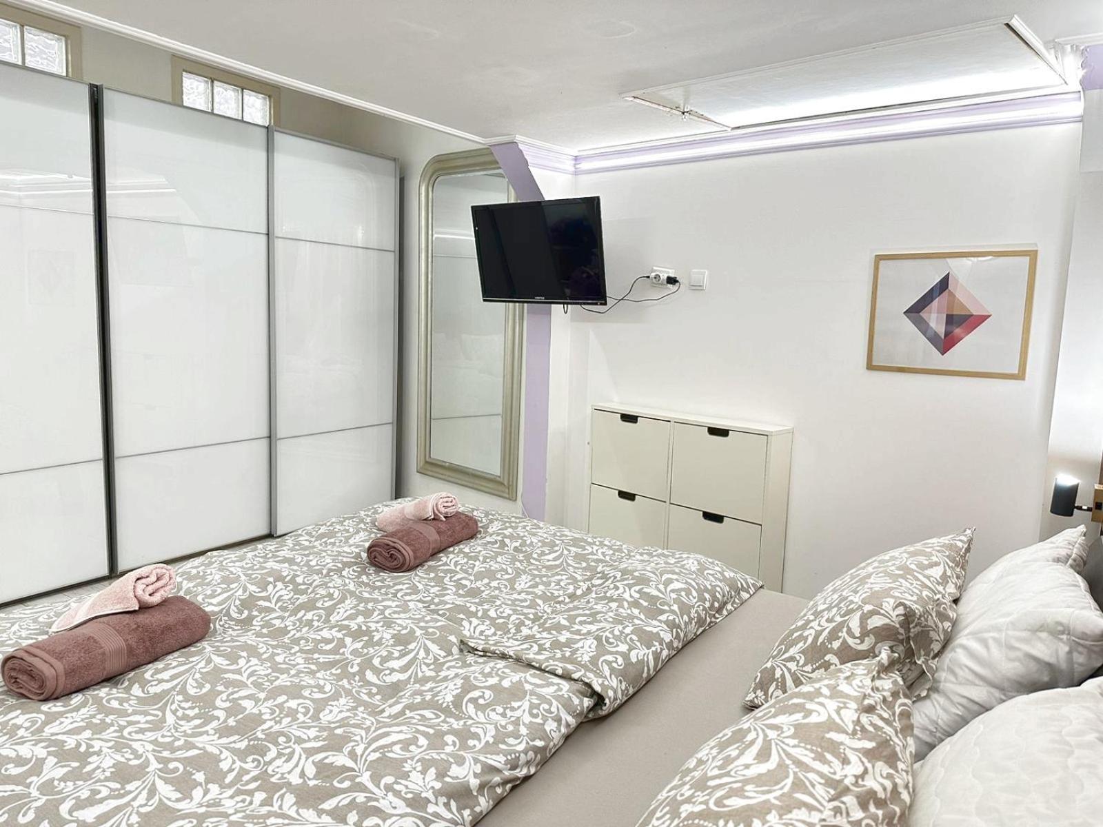 Yes, Yes! Lovely Apartment Good Amenities Budapest Center Exterior foto