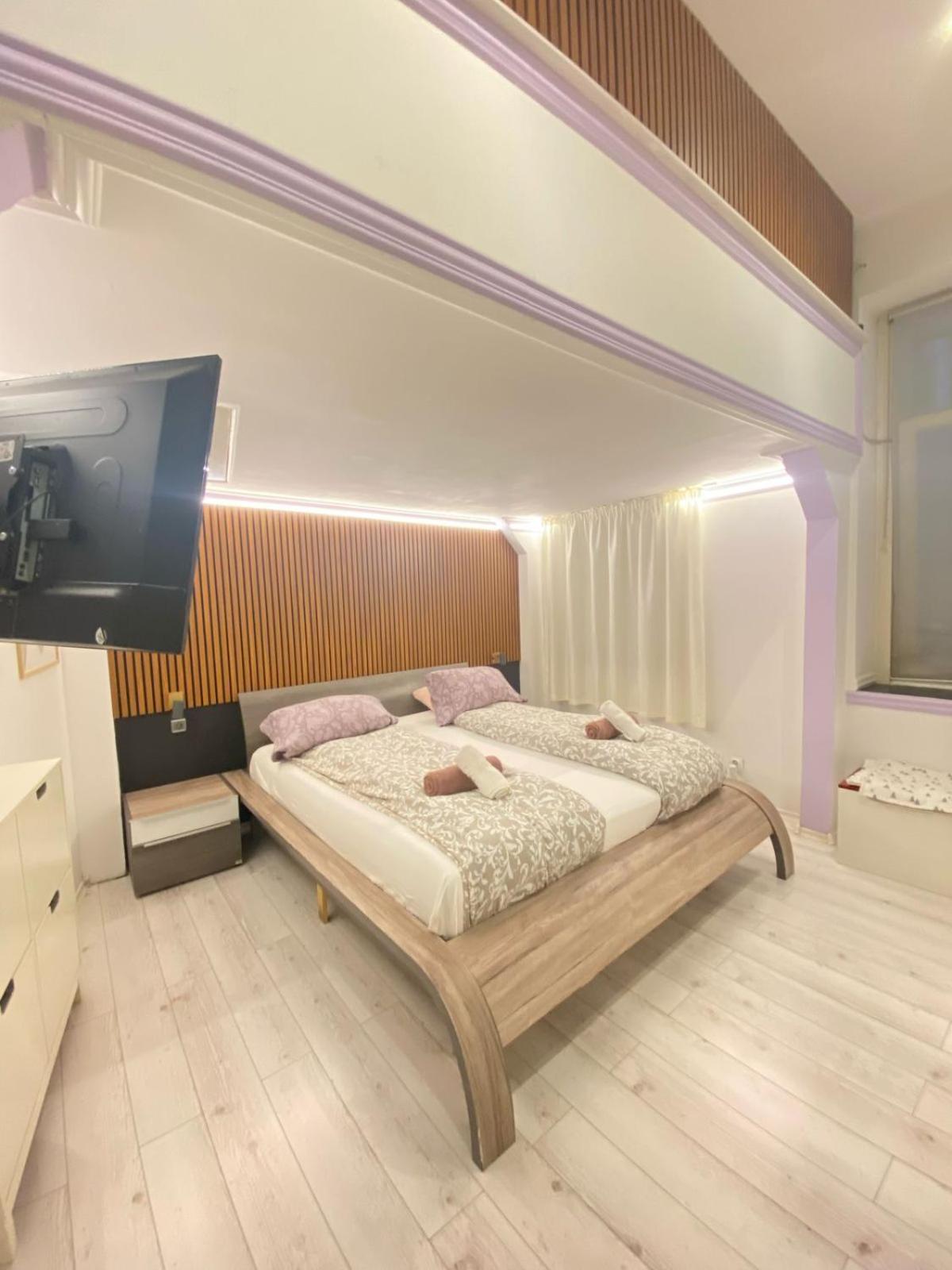 Yes, Yes! Lovely Apartment Good Amenities Budapest Center Exterior foto